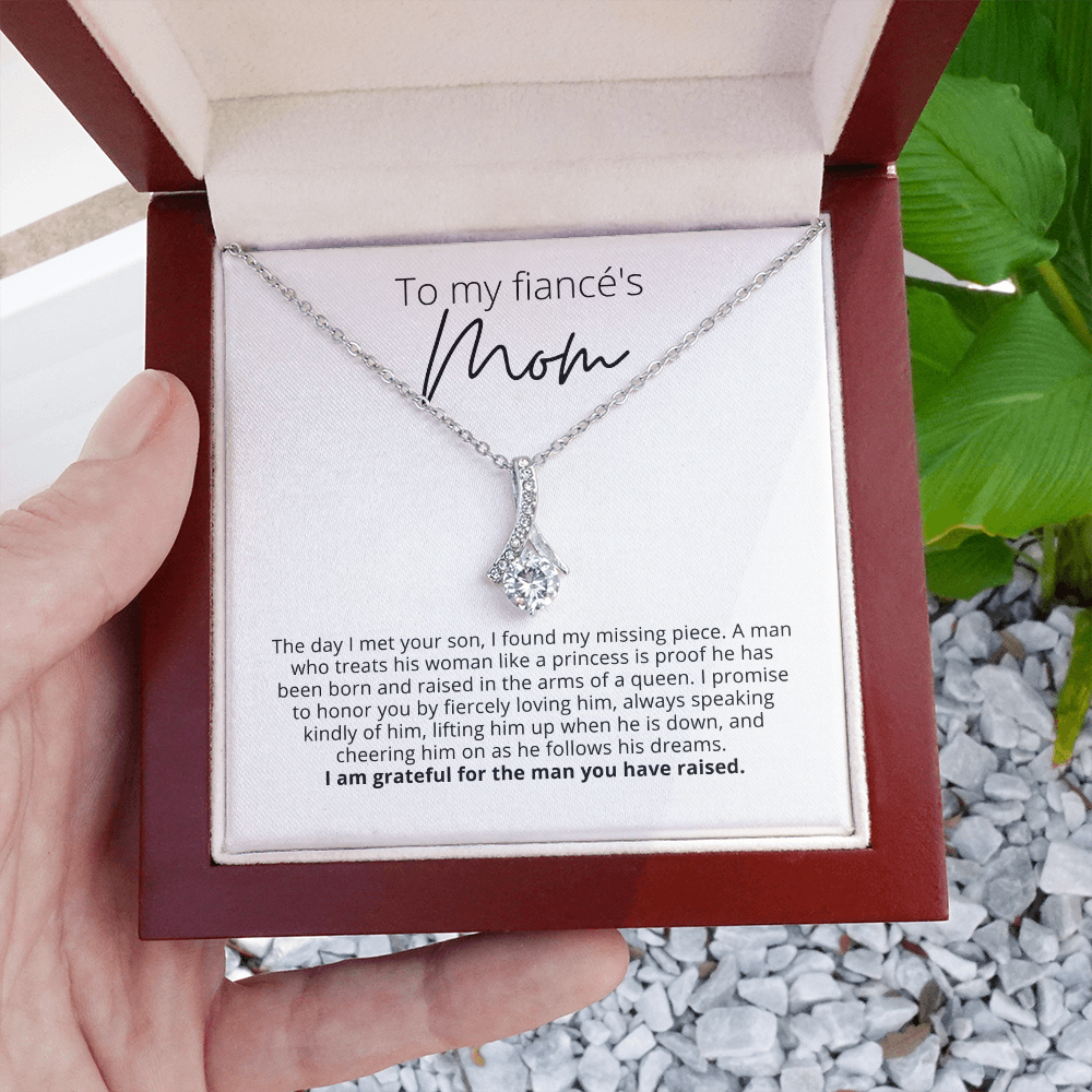 I am Grateful, To My Fiancé's Mom - Alluring Beauty Pendant Necklace - For Your Future Mother In Law, Gift for Groom's Mom