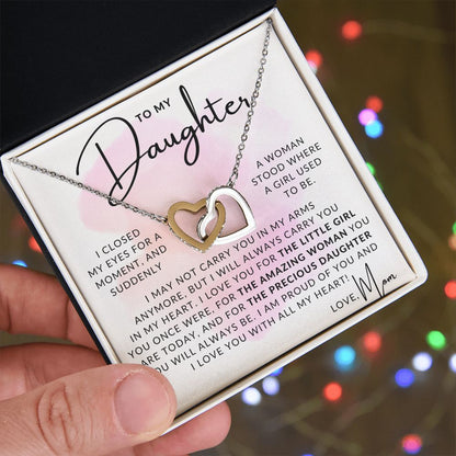An Amazing Woman - To My Daughter (From Mom) - Mother to Daughter Necklace - Christmas Gifts, Birthday Present, Graduation Gift, Valentine's Day