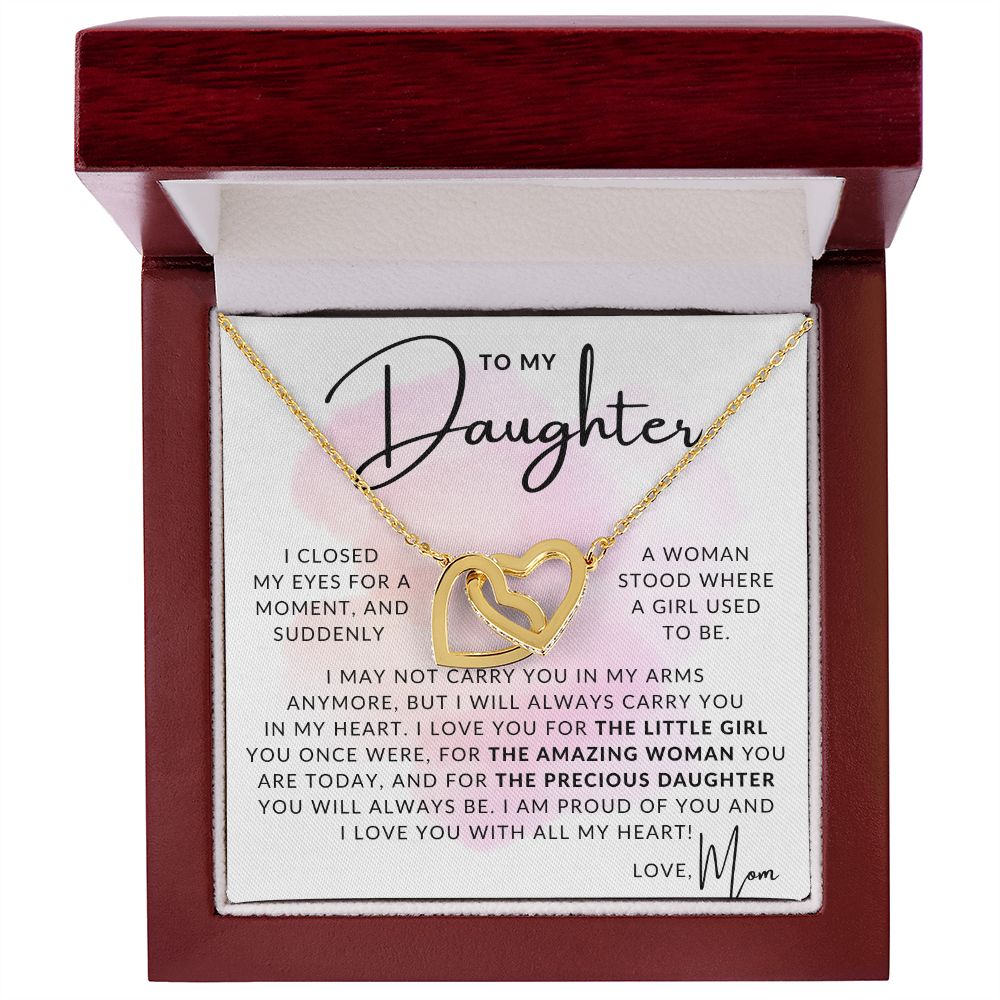 An Amazing Woman - To My Daughter (From Mom) - Mother to Daughter Necklace - Christmas Gifts, Birthday Present, Graduation Gift, Valentine's Day