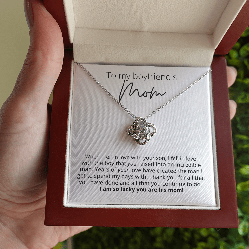 To My Boyfriend's Mom, I am Lucky To Have You - Knot Pendant Necklace - For Your Boyfriends Mom